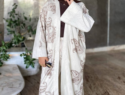 Scene kimono (Brown Designs)